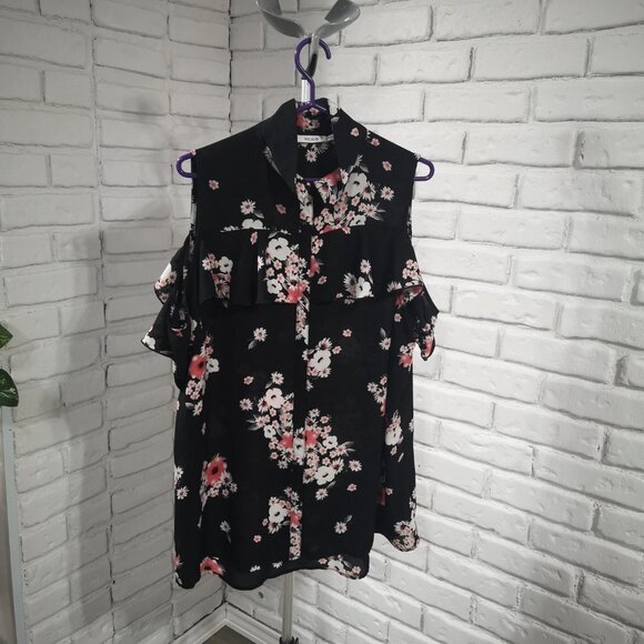 Ricki's Ladies Sleeveless Black with Flowers Blouse/Tunic - Picture 2 of 10